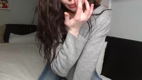 Anna online show from 12/19/24, 12:23