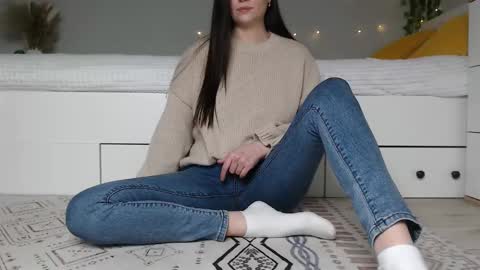 Anna online show from 11/16/25, 12:22