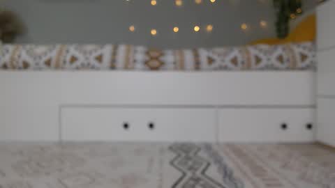 Snapshot of cuteemouse chatting on 12/19/25, 06:59 Anna online show from 12/19/25, 06:59