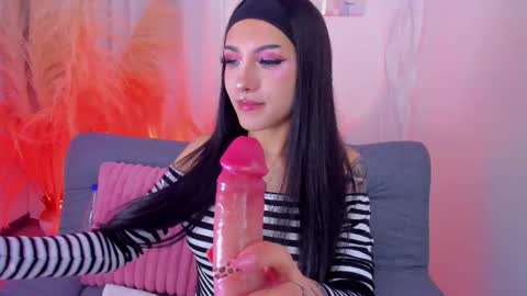 Zoe  online show from 11/17/25, 02:17