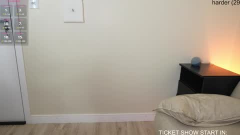 Snapshot of cutefacebigass chatting on 04/06/26, 05:25 Mia online show from 04/06/26, 05:25