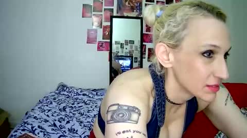 Bella online show from 03/25/26, 04:51