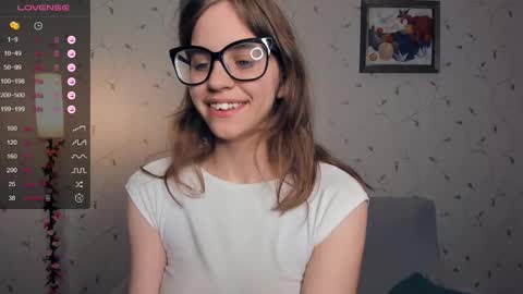 Melisa online show from 10/15/25, 07:36