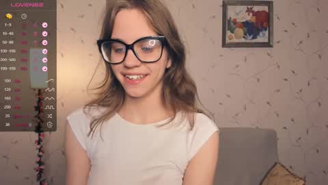 Snapshot of cutefluffy chatting on 11/01/25, 08:33 Melisa online show from 11/01/25, 08:33