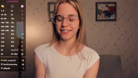 Snapshot of cutefluffy chatting on 11/21/25, 08:40 Melisa online show from 11/21/25, 08:40