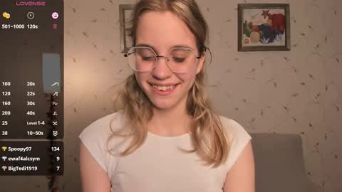 Snapshot of cutefluffy chatting on 12/02/25, 08:48 Melisa online show from 12/02/25, 08:48