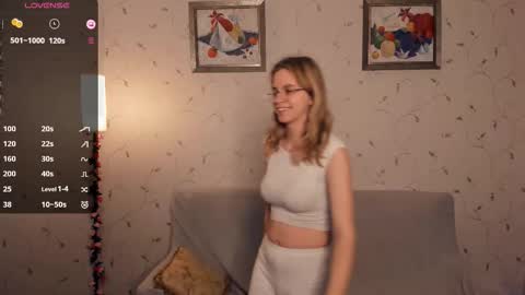 Snapshot of cutefluffy chatting on 12/05/25, 08:05 Melisa online show from 12/05/25, 08:05