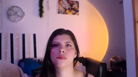 Snapshot of cutehaome chatting on 11/23/25, 05:07 haome online show from 11/23/25, 05:07