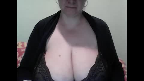 Snapshot of cutejessytom chatting on 01/04/25, 07:24 Jessy online show from 01/04/25, 07:24