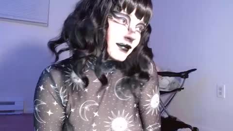 Snapshot of cutelilithbunny chatting on 01/22/25, 02:04 cutelilithbunny online show from 01/22/25, 02:04