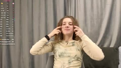 Snapshot of cutelunette chatting on 12/13/25, 07:53 Ellen online show from 12/13/25, 07:53