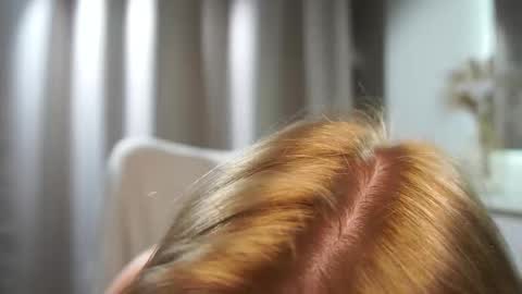 Snapshot of cuteminibun chatting on 12/18/25, 04:29 Mila online show from 12/18/25, 04:29