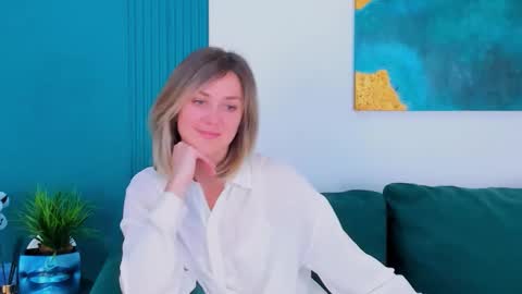 cutemirage online show from 09/26/25, 02:43