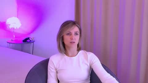 cutemirage online show from 10/21/25, 02:18