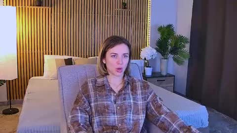 Snapshot of cutemirage chatting on 04/18/26, 02:32 cutemirage online show from 04/18/26, 02:32