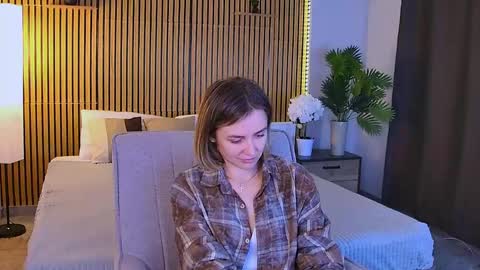 Snapshot of cutemirage chatting on 04/18/26, 07:07 cutemirage online show from 04/18/26, 07:07