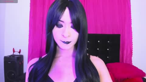 Snapshot of cutenaked_8 chatting on 08/10/26, 12:04 Natalie online show from 08/10/26, 12:04