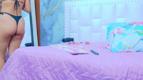 cutepetitee online show from 10/19/25, 07:47