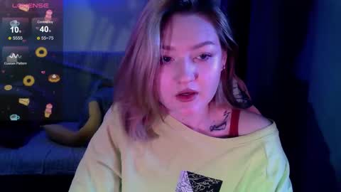 cutepie33 online show from 10/28/25, 06:39