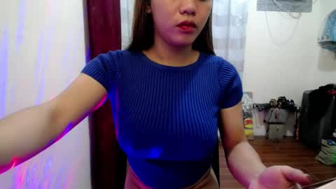 Snapshot of cutepinay143 chatting on 07/16/26, 04:02 isabel online show from 07/16/26, 04:02