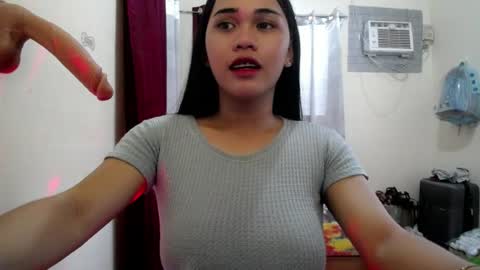 Snapshot of cutepinay143 chatting on 07/19/26, 03:43 isabel online show from 07/19/26, 03:43