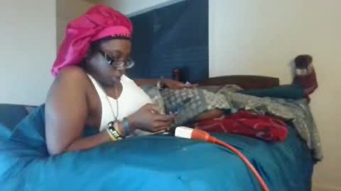 mary mack online show from 10/27/25, 01:15