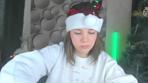 Snapshot of cutesmile_sharon chatting on 12/22/24, 05:56 cutesmile sharon online show from 12/22/24, 05:56