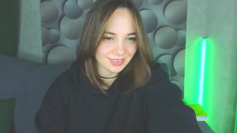 Snapshot of cutesmile_sharon chatting on 02/13/25, 01:40 cutesmile sharon online show from 02/13/25, 01:40