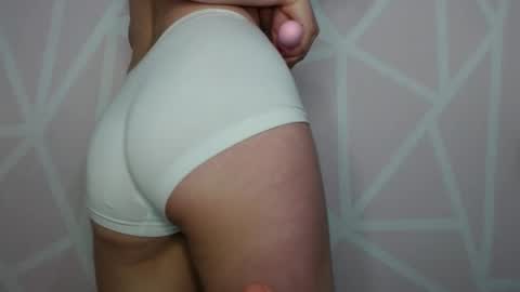 Snapshot of cutesophia11 chatting on 02/16/25, 04:31 sophia online show from 02/16/25, 04:31