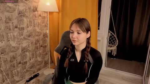 Snapshot of cutetous chatting on 10/11/25, 12:47 Julia online show from 10/11/25, 12:47