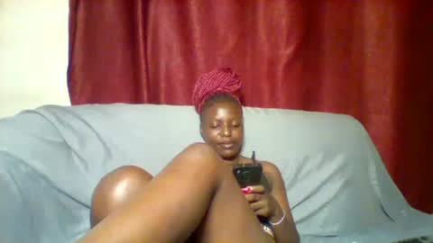 Snapshot of cutey_lunar chatting on 02/08/25, 09:35 cutey_lunar online show from 02/08/25, 09:35