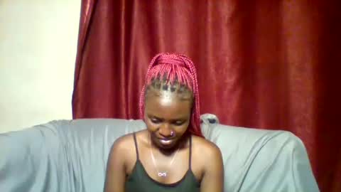 Snapshot of cutey_lunar chatting on 02/08/25, 06:33 cutey_lunar online show from 02/08/25, 06:33