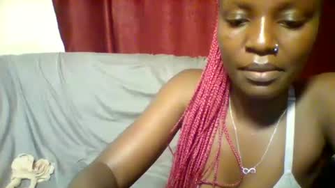 Snapshot of cutey_lunar chatting on 02/11/25, 11:33 cutey_lunar online show from 02/11/25, 11:33