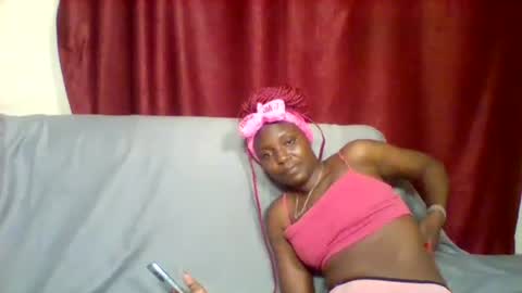 Snapshot of cutey_lunar chatting on 02/17/25, 02:42 cutey_lunar online show from 02/17/25, 02:42