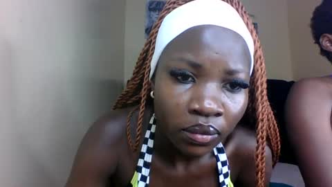 cutey_mara online show from 06/15/26, 03:42