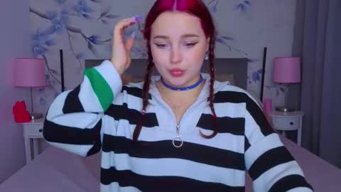 Snapshot of cutie__cutiee_ chatting on 11/15/25, 12:19 Nika online show from 11/15/25, 12:19