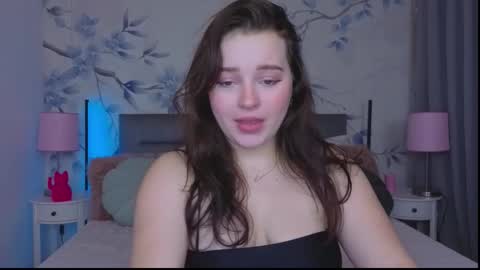 Snapshot of cutie__cutiee_ chatting on 12/20/25, 10:50 Nika online show from 12/20/25, 10:50