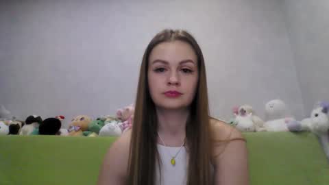 Snapshot of cutie_klo_ chatting on 02/22/26, 11:14 Chloe online show from 02/22/26, 11:14