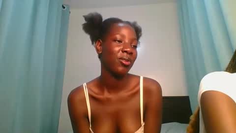 Snapshot of cutie_liqy chatting on 03/26/26, 11:32 Liqy online show from 03/26/26, 11:32