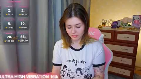 Snapshot of cutie_mili chatting on 11/18/25, 08:08 mili online show from 11/18/25, 08:08