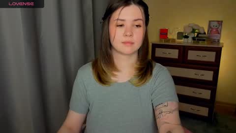 Snapshot of cutie_mili chatting on 04/25/26, 10:40 mili online show from 04/25/26, 10:40