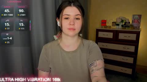 Snapshot of cutie_mili chatting on 04/29/26, 05:30 mili online show from 04/29/26, 05:30