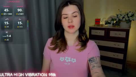 Snapshot of cutie_mili chatting on 06/19/26, 12:31 mili online show from 06/19/26, 12:31