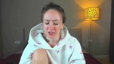 Kate online show from 05/16/26, 08:33