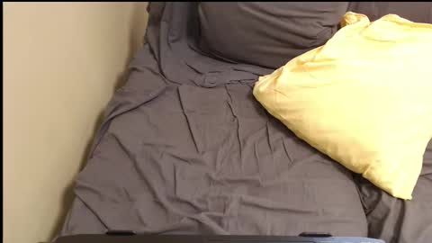 Snapshot of cutie_peach chatting on 10/19/25, 12:06 cutie_peach online show from 10/19/25, 12:06