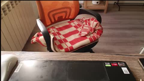 Snapshot of cutie_peach chatting on 10/21/25, 12:17 cutie_peach online show from 10/21/25, 12:17