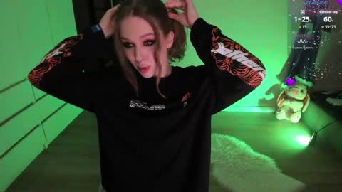 Snapshot of cutie_sensei chatting on 04/02/26, 02:15 Kira online show from 04/02/26, 02:15