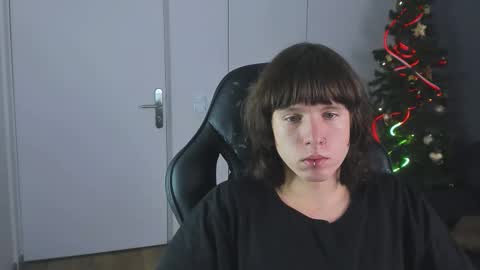 Snapshot of cutiekai_ chatting on 12/21/25, 10:06 cutiekai_ online show from 12/21/25, 10:06