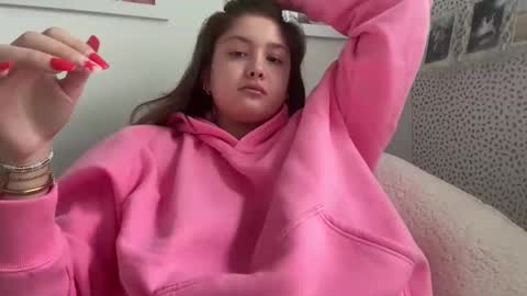 Snapshot of cutieoggg420 chatting on 10/15/25, 05:13 Cutieoggg420 online show from 10/15/25, 05:13