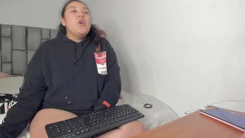 cutiepeach  online show from 12/31/24, 01:15